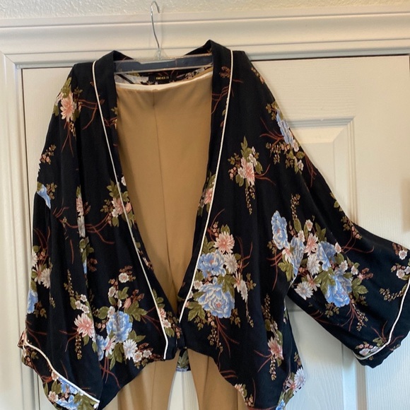 💖Wide Leg/Flare Leg Camel Color Pants. Size 1X EUC💖 - Picture 3 of 6